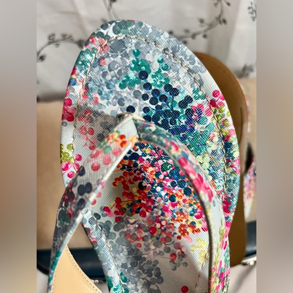 NWOT - Charles by Charles David Fashion Sandals - Blue and Pink Floral Pattern - Picture 5 of 7